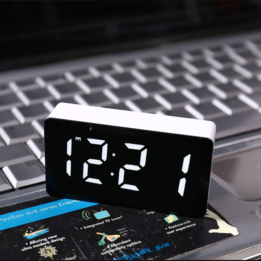 LED elektronische Uhr Spiegel  – Electronic Gadgets For Home Bewertung und Preis